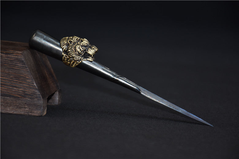 01589 Tiger Head Tea Knife