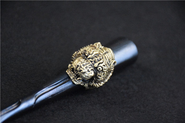 01589 Tiger Head Tea Knife